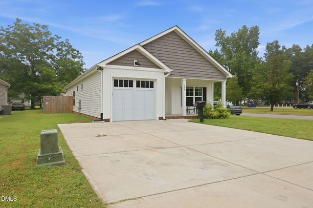 709 S Pollock Street, Selma, NC 27576