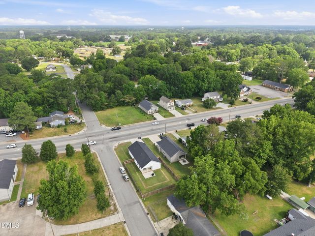 709 S Pollock Street, Selma, NC 27576