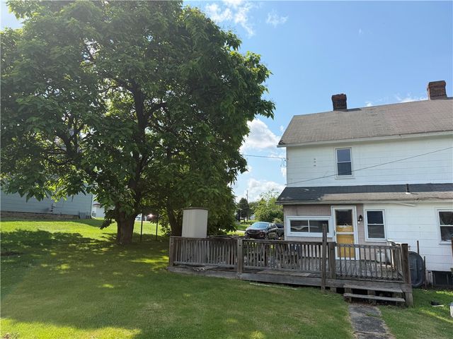 3305 3rd St, Dunbar, PA 15431