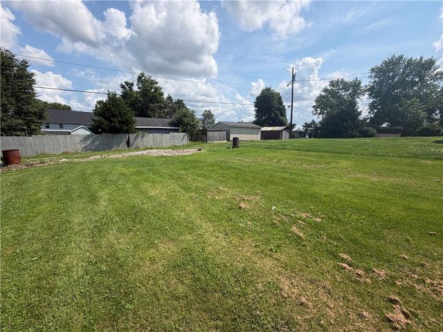 3305 3rd St, Dunbar, PA 15431