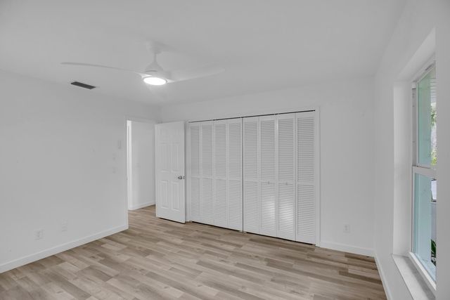 4384 SW 2nd Square SW, Vero Beach, FL 32968