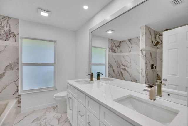 4384 SW 2nd Square SW, Vero Beach, FL 32968