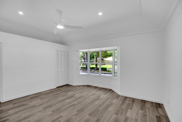 4384 SW 2nd Square SW, Vero Beach, FL 32968