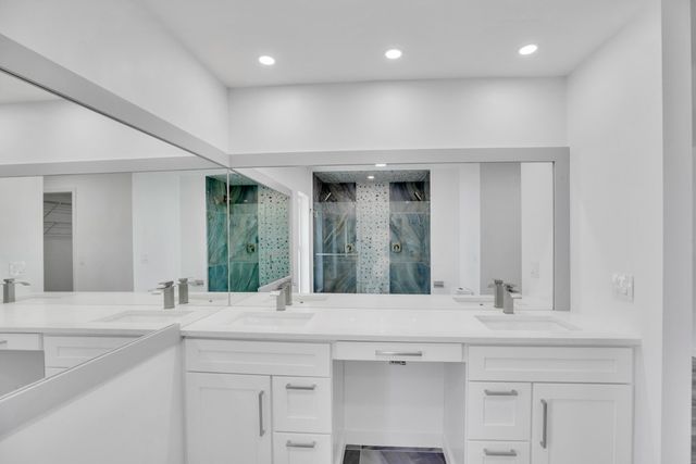 4384 SW 2nd Square SW, Vero Beach, FL 32968