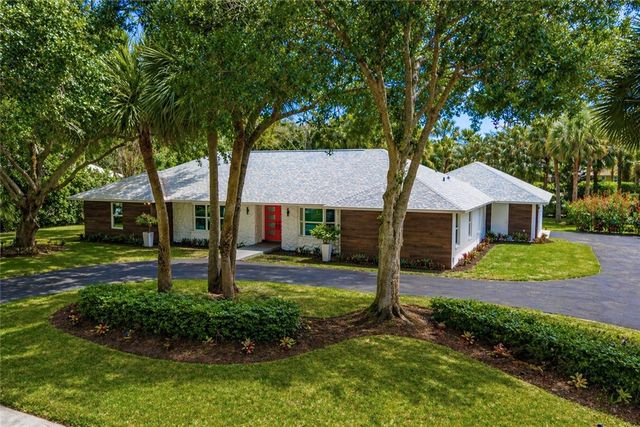 4384 SW 2nd Square SW, Vero Beach, FL 32968