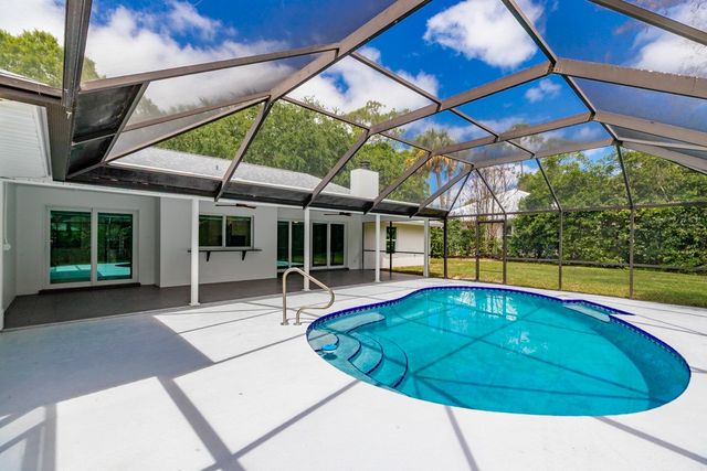 4384 SW 2nd Square SW, Vero Beach, FL 32968