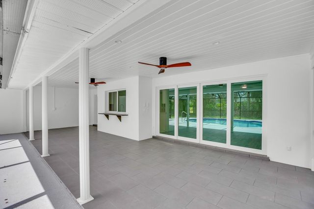 4384 SW 2nd Square SW, Vero Beach, FL 32968