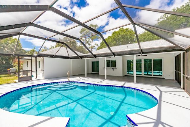 4384 SW 2nd Square SW, Vero Beach, FL 32968