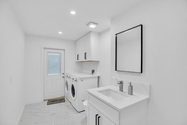 4384 SW 2nd Square SW, Vero Beach, FL 32968