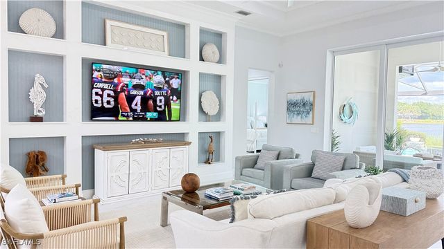 5060 Martinique DR, Naples, FL 34113