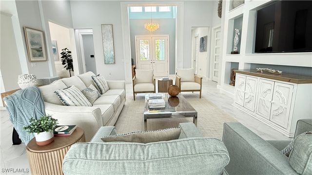 5060 Martinique DR, Naples, FL 34113