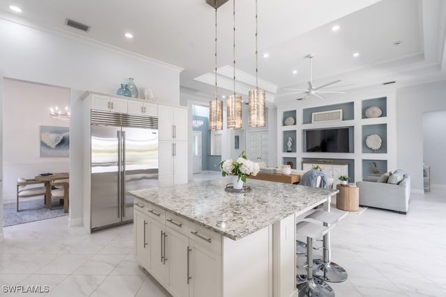 5060 Martinique DR, Naples, FL 34113