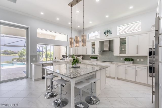 5060 Martinique DR, Naples, FL 34113