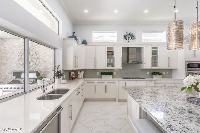 5060 Martinique DR, Naples, FL 34113