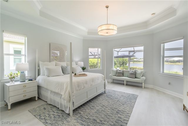 5060 Martinique DR, Naples, FL 34113