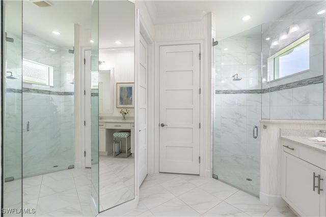 5060 Martinique DR, Naples, FL 34113