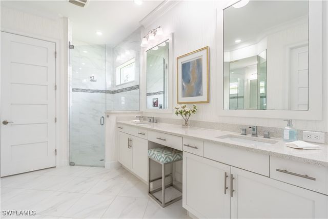 5060 Martinique DR, Naples, FL 34113