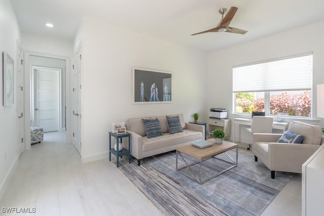 5060 Martinique DR, Naples, FL 34113