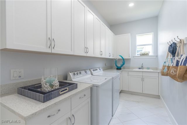 5060 Martinique DR, Naples, FL 34113