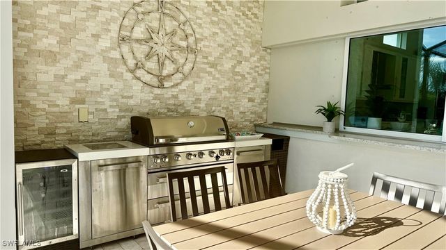 5060 Martinique DR, Naples, FL 34113