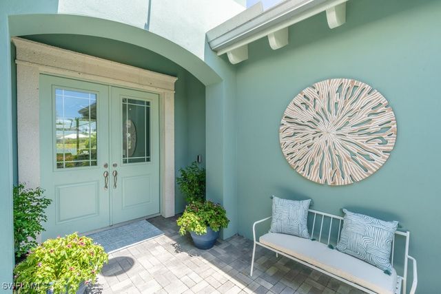 5060 Martinique DR, Naples, FL 34113