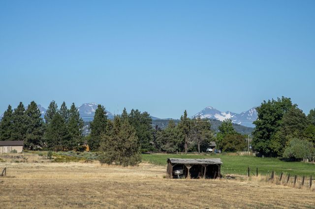 62540 Eagle Road, Bend, OR 97701