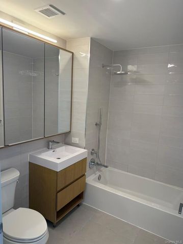 131-02A 40th Road 6G, Flushing, NY 11354