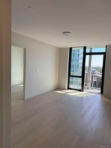 131-02A 40th Road 6G, Flushing, NY 11354