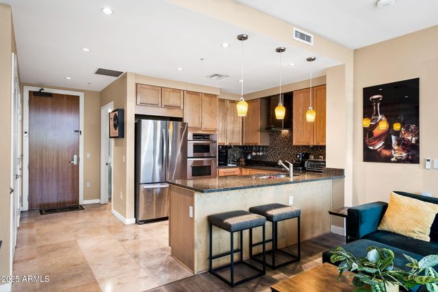 208 W PORTLAND Street 360, Phoenix, AZ 85003