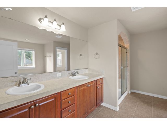 14700 Se PEBBLE BEACH Dr, Happy Valley, OR 97086