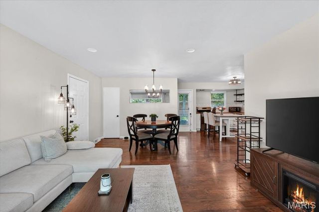 730 Samoa Drive, St Louis, MO 63126