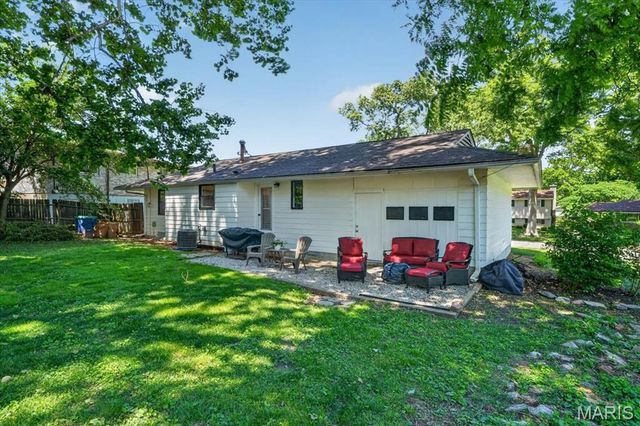 730 Samoa Drive, St Louis, MO 63126