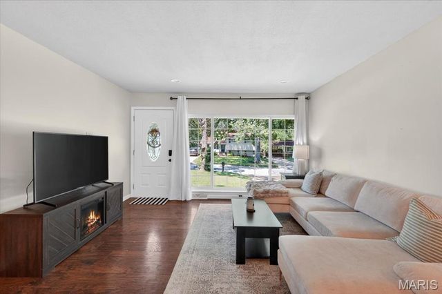 730 Samoa Drive, St Louis, MO 63126