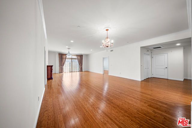 722 S Oxford Avenue 403, Los Angeles, CA 90005