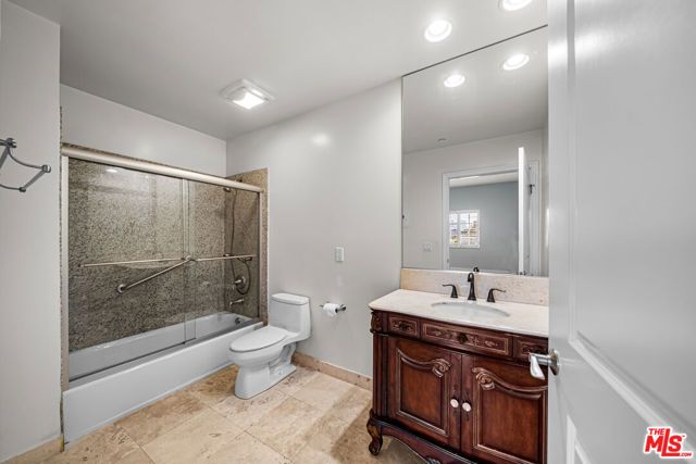 722 S Oxford Avenue 403, Los Angeles, CA 90005