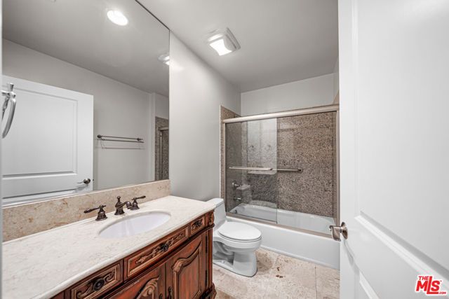 722 S Oxford Avenue 403, Los Angeles, CA 90005