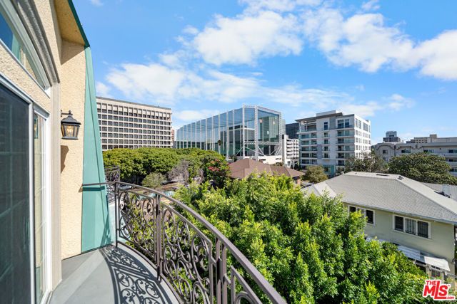 722 S Oxford Avenue 403, Los Angeles, CA 90005