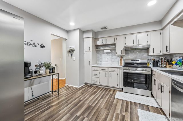 21 Baylor Road, New City, NY 10956