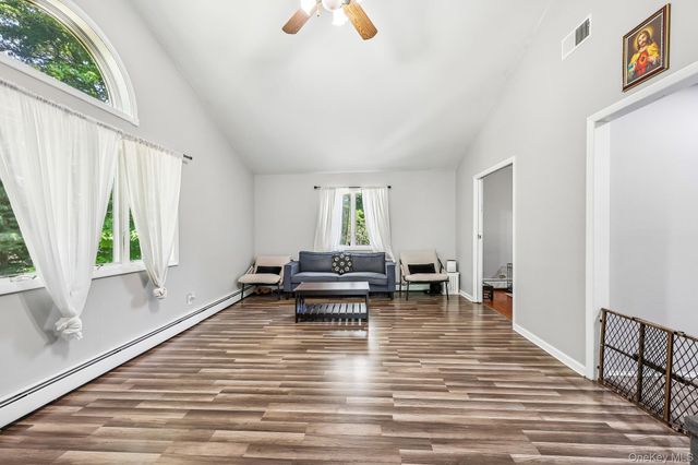 21 Baylor Road, New City, NY 10956