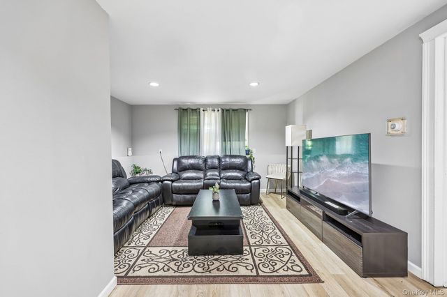 21 Baylor Road, New City, NY 10956