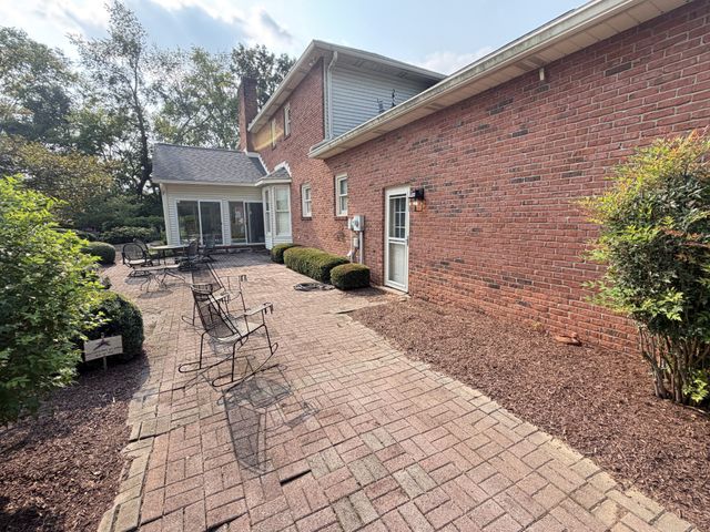 1307 Long Hollow Pike, Gallatin, TN 37066