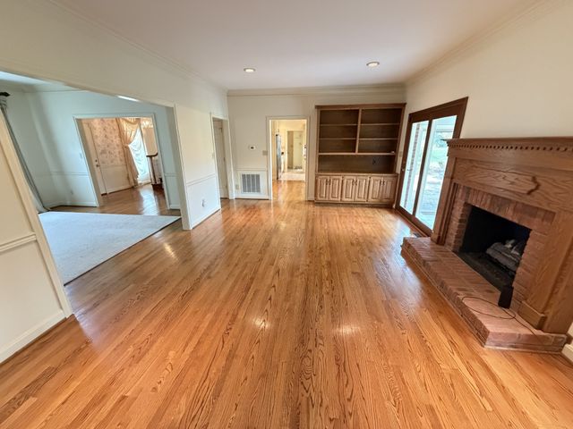 1307 Long Hollow Pike, Gallatin, TN 37066