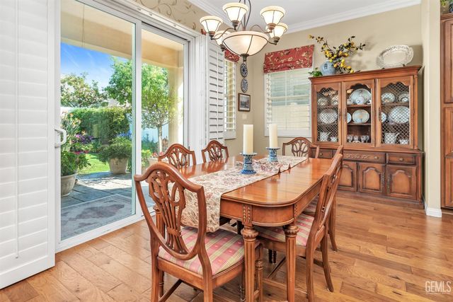 12018 Grasmere Avenue, Bakersfield, CA 93312