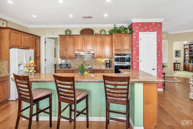 12018 Grasmere Avenue, Bakersfield, CA 93312