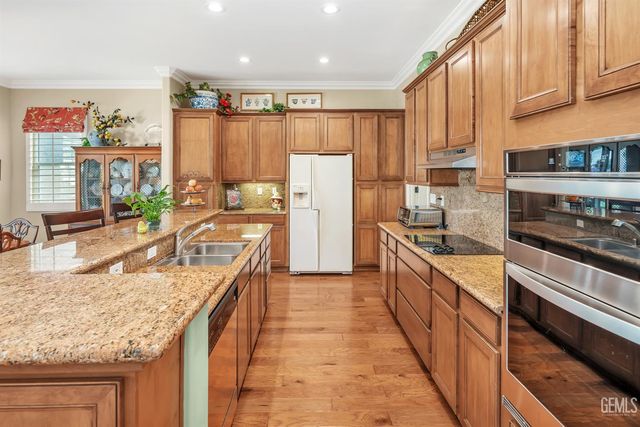 12018 Grasmere Avenue, Bakersfield, CA 93312