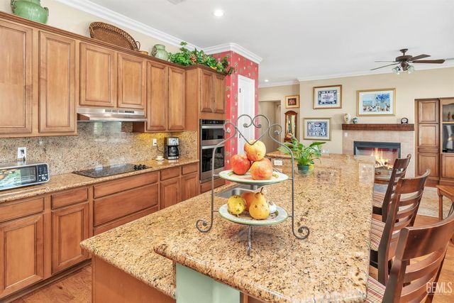 12018 Grasmere Avenue, Bakersfield, CA 93312