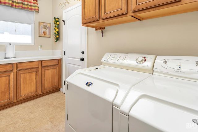 12018 Grasmere Avenue, Bakersfield, CA 93312