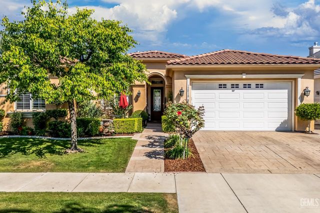 12018 Grasmere Avenue, Bakersfield, CA 93312