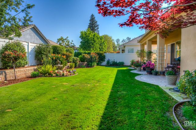 12018 Grasmere Avenue, Bakersfield, CA 93312