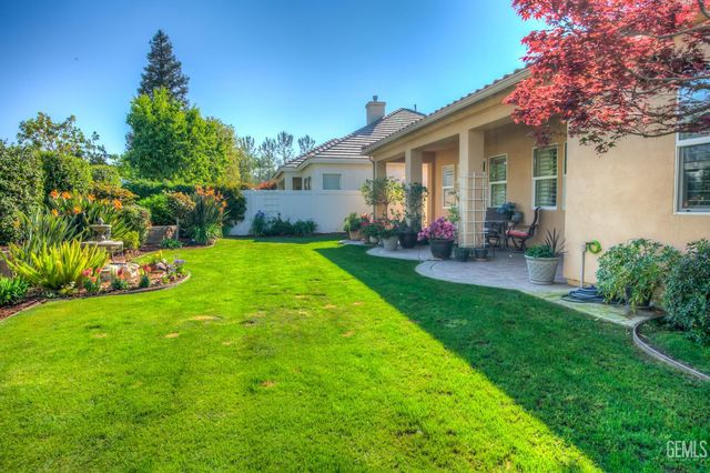 12018 Grasmere Avenue, Bakersfield, CA 93312